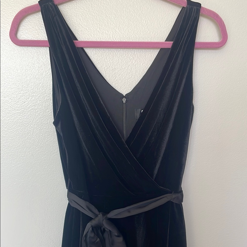 NWOT DKNY Midi Black Sleeveless Faux Wrap V Neckline Velvet Dress Size 4 - Picture 6 of 11